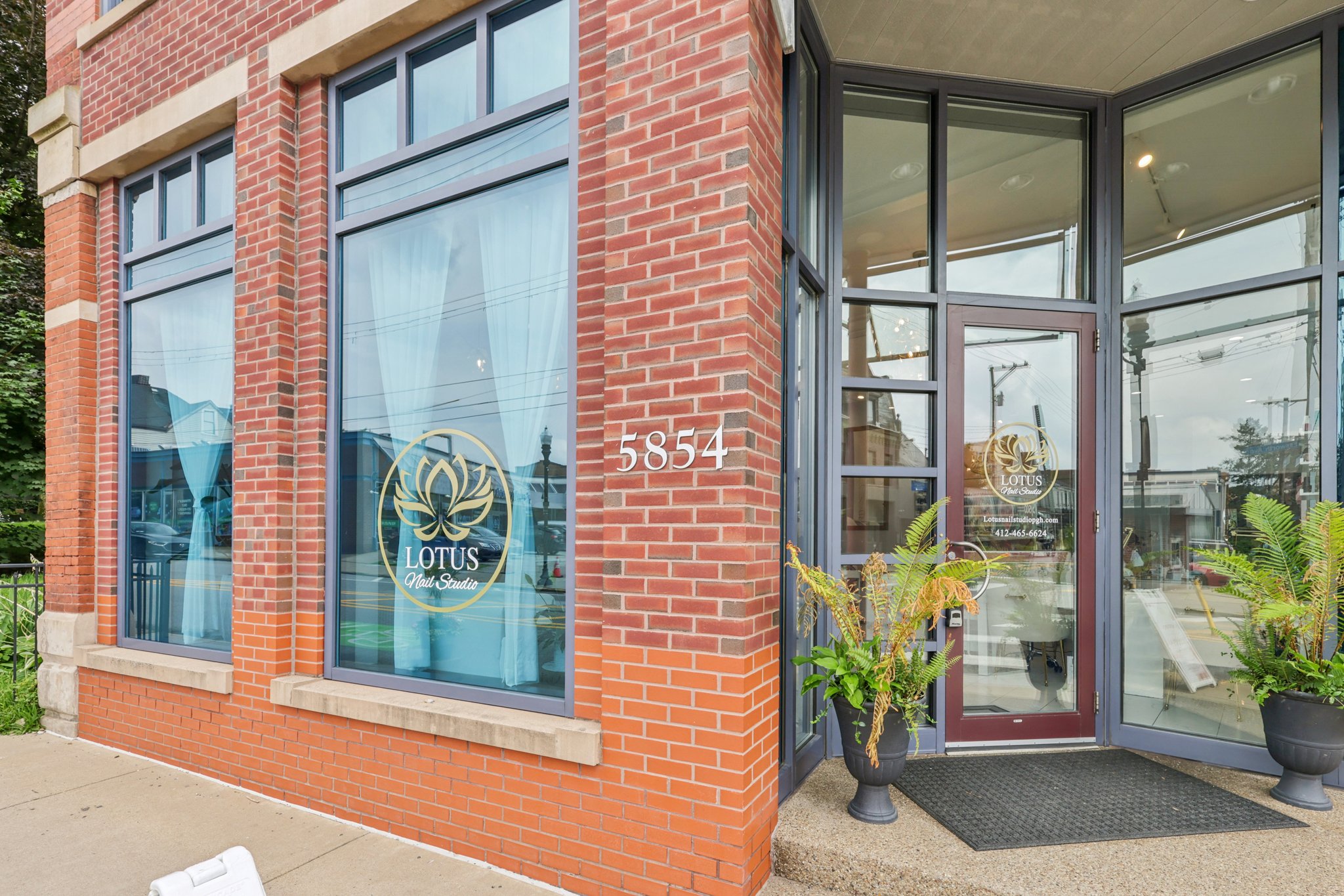 Commercial image