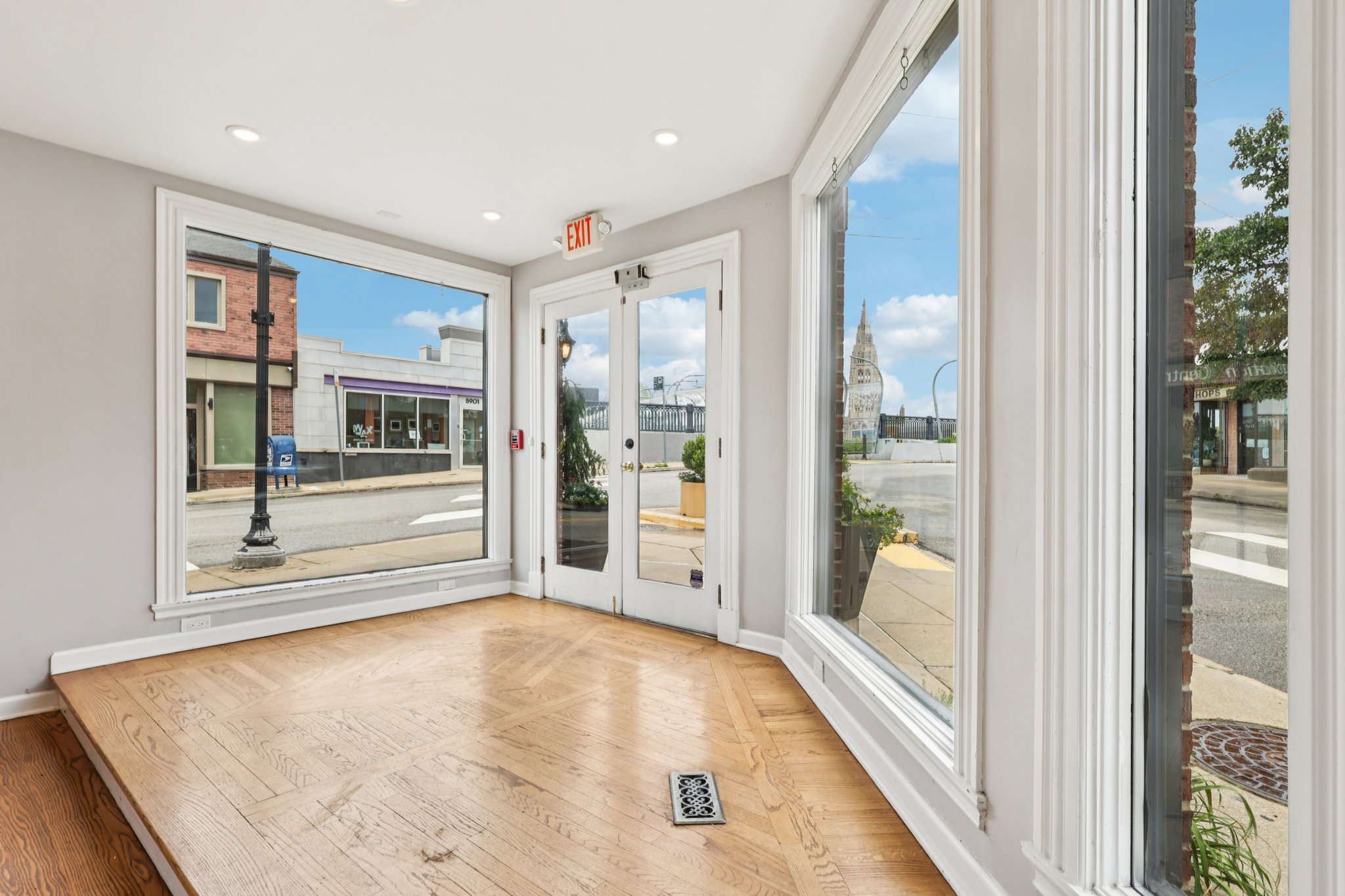 Commercial image